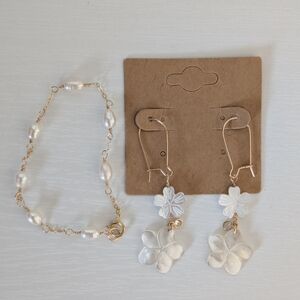 Handmade Elegant Pearl and Flower Jewelry Set